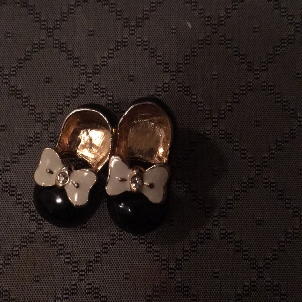 Vintage shoe pin !